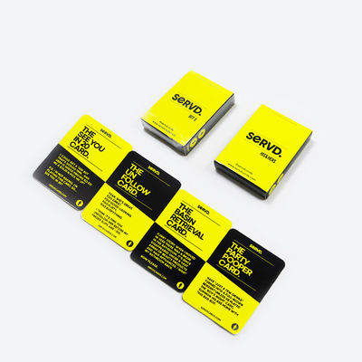 印刷サービスとカップルのための箱とカスタマイズされた通常の紙の飲みゲームカード